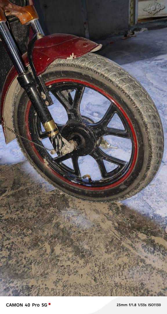 باسكل شحن للبيع 
ملف 1500W 60V
السرعه 99 طلقه 
نضيف جدا السعر 500 وبي مجال بسيط للاستفسار مراسله الصفحه او الاتصال على الرقم *********** المكان الحصوه حي عداي قرب مدرسه الشعب
