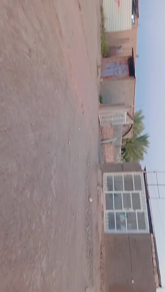 🌳🏡 عمي بهذا الموقع والهدوء وراحة البال... ببلاش! 🏡🌳
فرصة ذهبية لامتلاك أرض بموقع مميز وهادئ جدا قريب من جميع الخدمات، ومناسبة للسكن أو إنشاء مزرعة أحلامك او تصلح موكب او حسينية لخدمة زوار الامام الحسين ( ع ) .

📍 العنوان: بابل – قضاء المحاويل  – طريق حلة بغداد – دخول طريق سدة محاويل - مباشرة على الشارع العام

✅ المساحة الكلية:  دونم وربع بدون المحرم الشارع 
تحتوي الارض على عدد من النخيل المتنوع ( مجهول ٫ مكتوم ٫ خضراوي ٫ زهدي ٫ خستاوي ) 
تحتوي ايضا على عدد من اشجار التين والرمان والتفاح والزيتون ) 
تحتوي على بيت كامل مساحته 480 متر 

يحتوي البيت على 
3 غرف نوم مع حمام لكل غرفة 
هول عدد 2 
مطبخ حار ٫ مطبخ بارد
صحيات عدد 3 
ترك
يحتوي على محل خارجي معزول 
كراج + حديقة عملاقة 

✅ تبعد عن شارع العلم حلة بغداد تقريبا 700 متر 
🚰 ماء إسالة متوفر
⚡ كهرباء متوفرة
🏡 مناطق سكنية قريبة
🌳 مزارع وبساتين مجاورة
🛒 قريبة على كافة الخدمات

🌿 فرصة مناسبة للسكن والاستثمار والاستمتاع بأجواء الهدوء والطبيعة بعيداً عن الزحام.

📞 للاستفسار والاتصال:

***********
