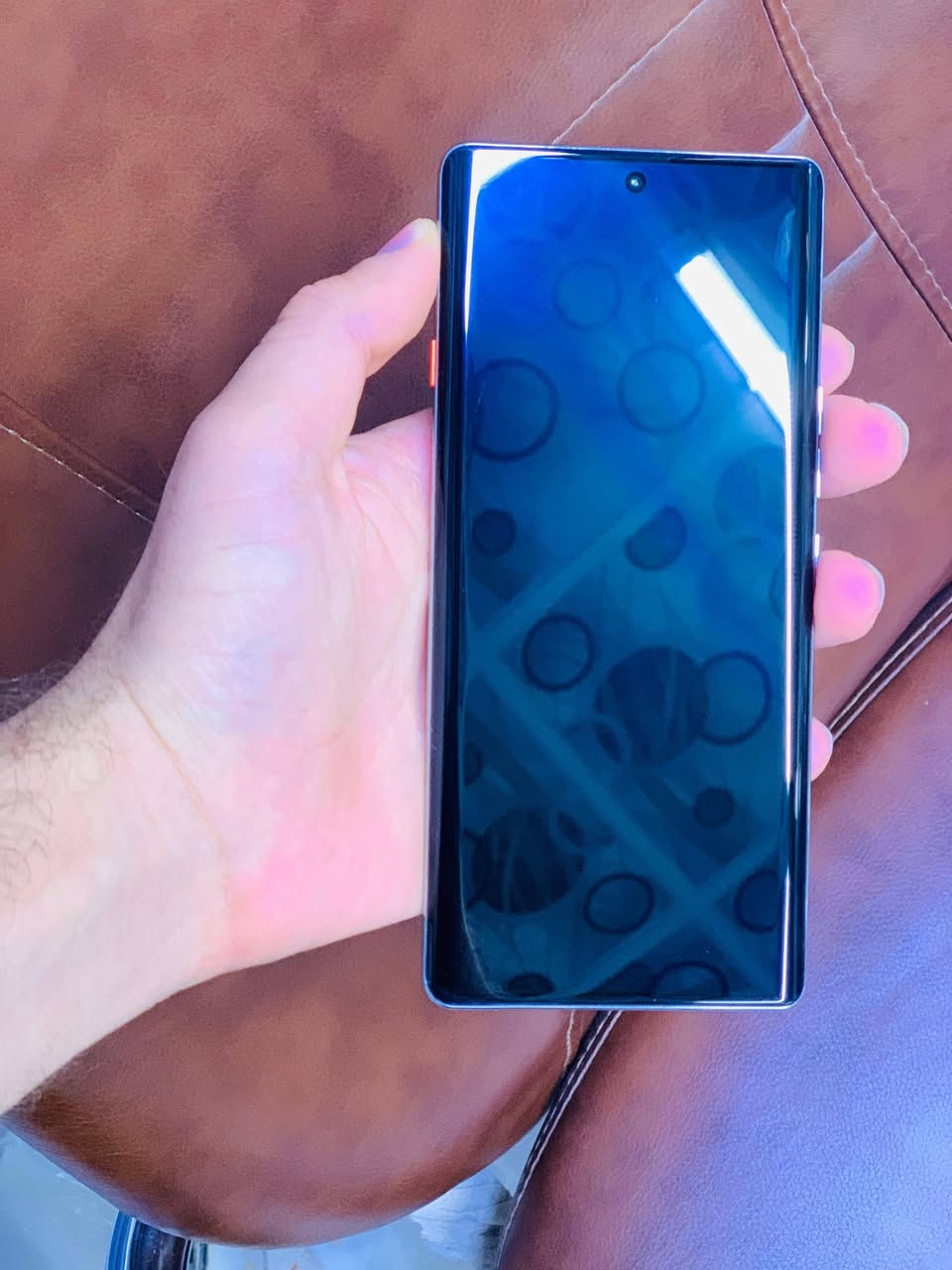 السلام عليكم, 
 تكنو 🔥 
كامون 40 برو 5G للمراوس بأيفون وأنطي فرق 
للأستفسار اكثر واتساب : ***********
