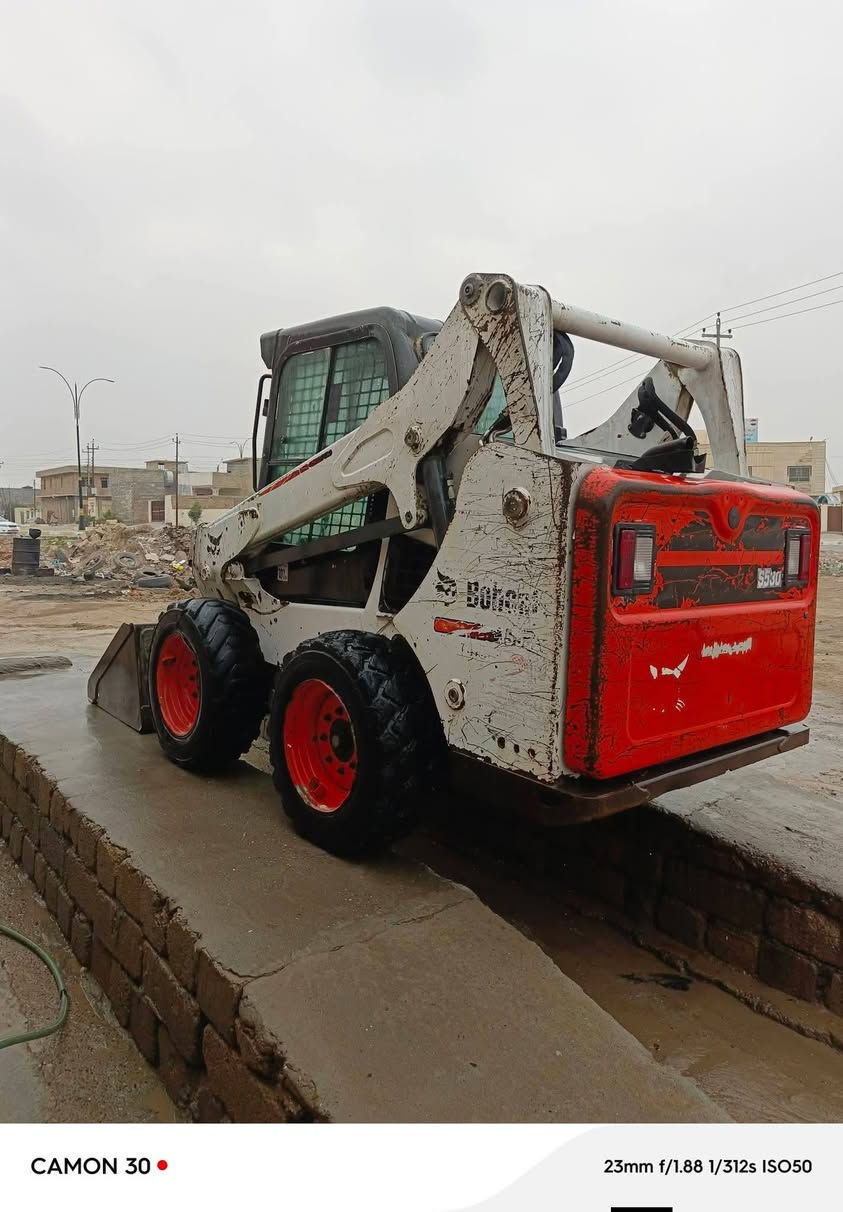 السلام عليكم 
للبيع شفل بوبكات 
موديل 2019 حجم 530
كله وضع شركة تبريد تدفئه 
رقم اسليمانيه دولي بسمي 
مكان صلاح الدين بيجي 
***********
