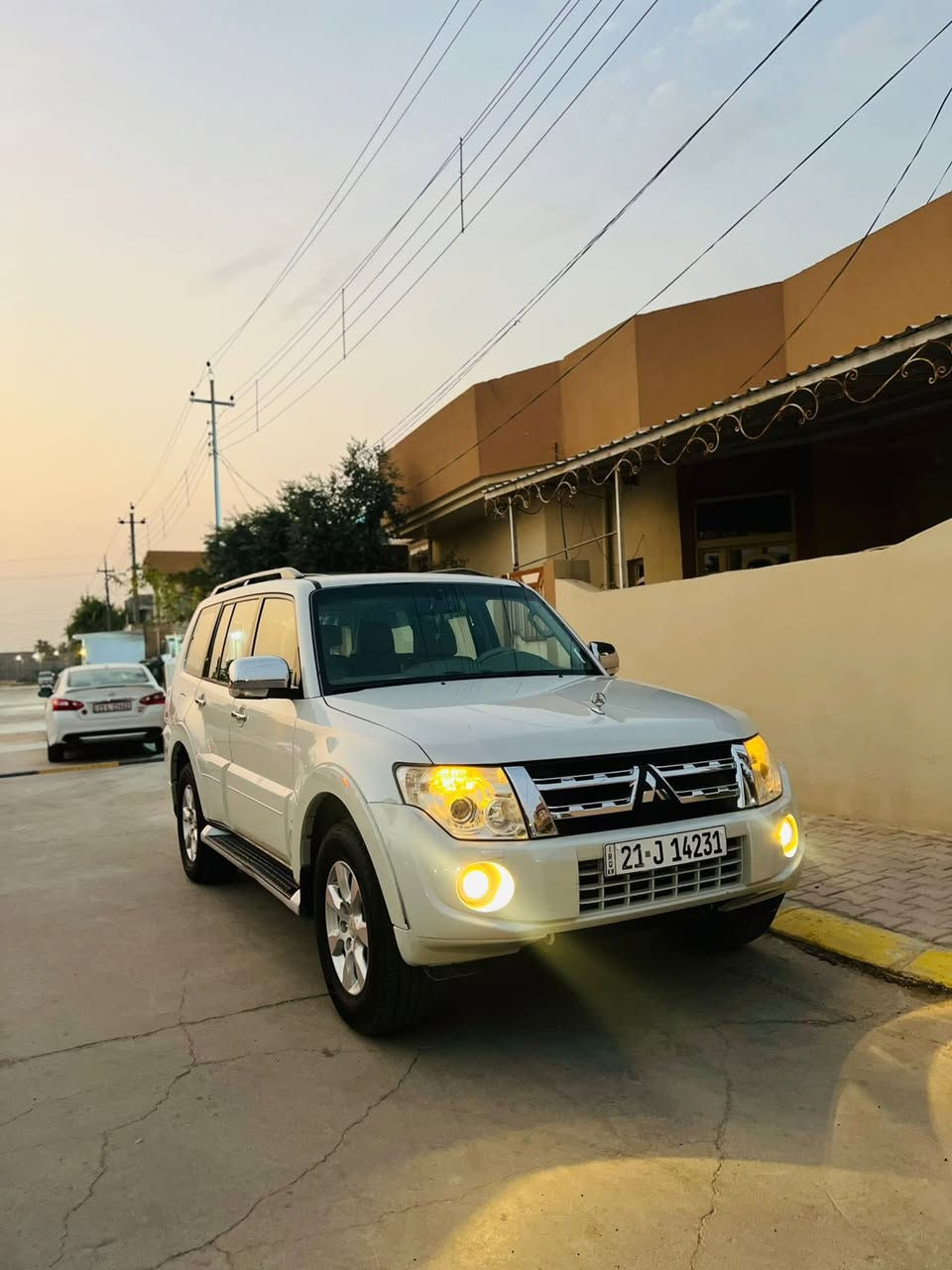 السلام عليكم ورحمه الله وبركاته 
باجيرو
2014
حبتور
 فوووووول الفووول
فتحه
كشن جلد
السياره مكفوله بدون صبغ
گير محرك تبريد تدفئه كله بشرط
رقم سليمانيه الجديد 
بشرط تحويل وغرامه رقم وسنويه جديد
ماشي 108 كم
 بشرط الفحص
اربع تايرات جديد 
صدر جديد
برغي نقص مابيه
السعر 170يي مجال 
مكانه  ديالى خانقين
الخاص مفتوح
للاستفسار ***********
