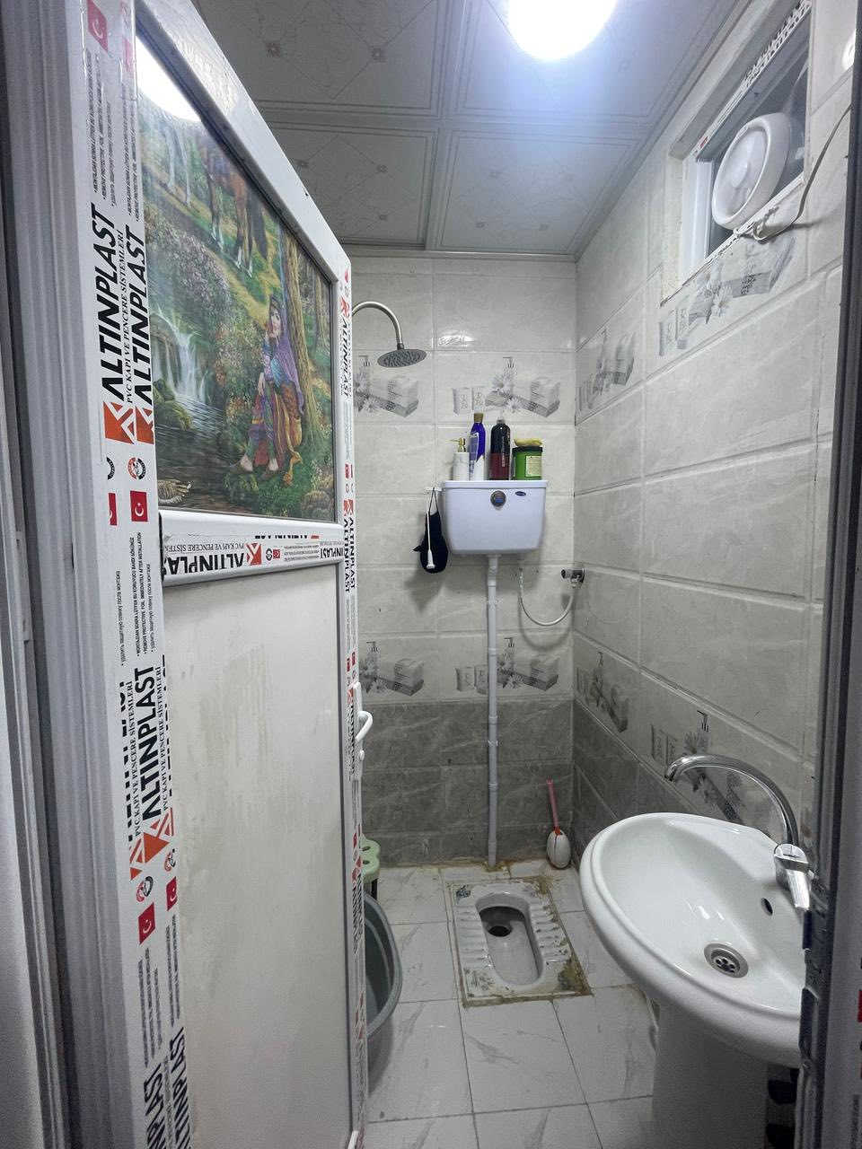 بيت للبيع كربلاء حي الإمامين يبعد عن الامام العباس عليه السلام كيلوين ونص عدل …

بيت واقع حال قرار محكمه ٥٠ متر طابقين غرفتين نوم صحيات عدد ثنين صاله مطبخ  منطقه حلوه مرتبه شوارع ١٠ متر الفرعي
 قرار مع صاحب لارض مباشر 👍


**إذا كنت صاحب هذا الإعلان وتريد حذفه لأي سبب، رجاءا أرسل رسالة إلى الدعم الفني**