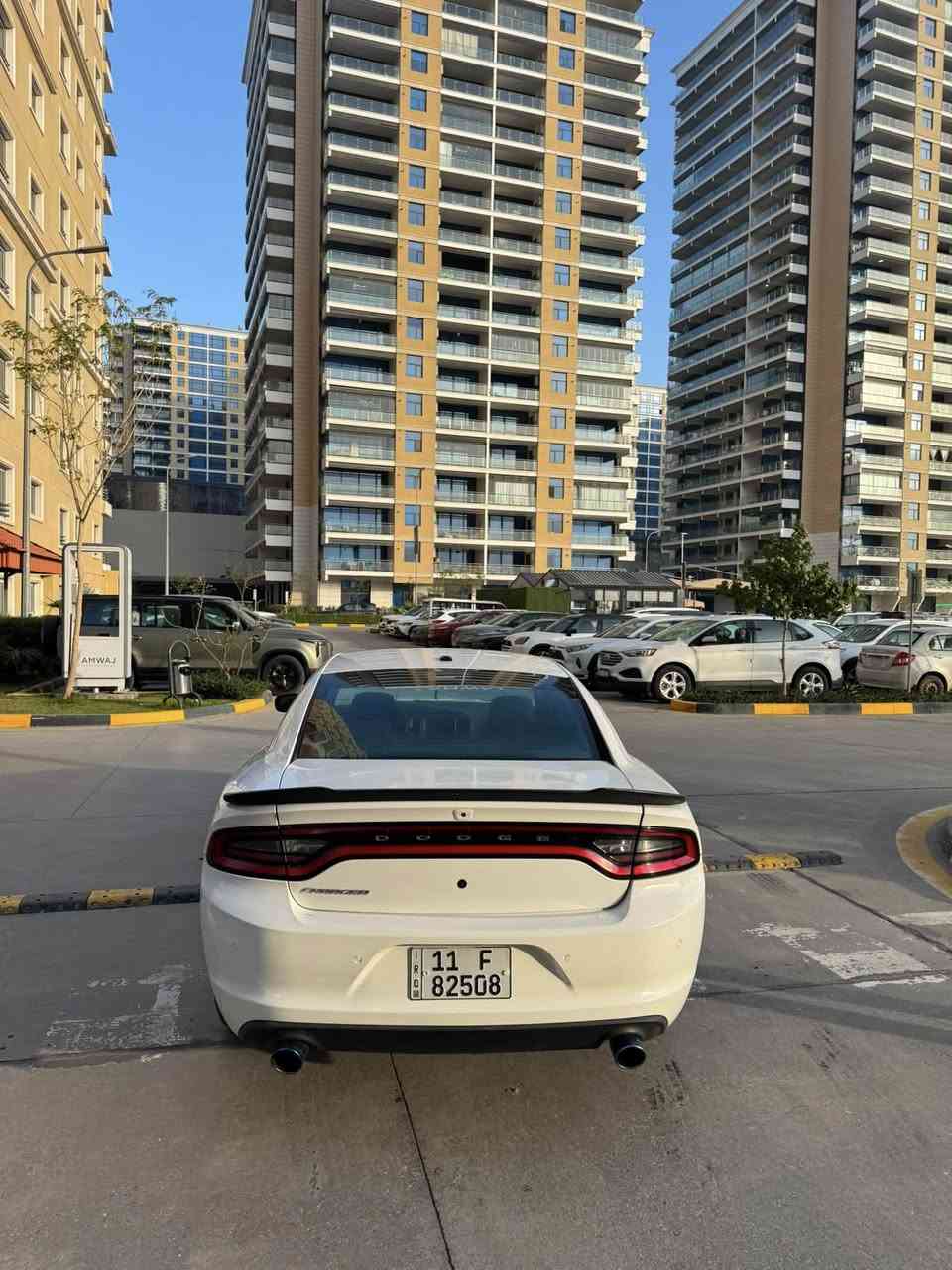 سلام عليكم
جارجر بوليسي دخول جديد 2023
رقم بغداد ب اسمي هيمي 5700
مواصفات معروفه
السيارة ماشية 6000 ستالاف زيرو 
حادث امريكا
بابتين وبنيد تبديل لون اصليات
وهنا ب العراق انطخت ونصبغو بيبان السكن على كد شبر
***********
