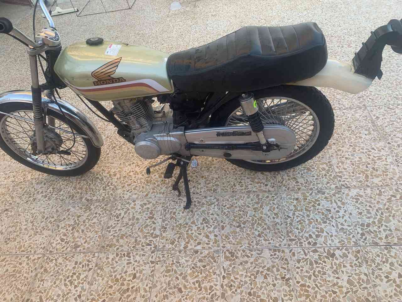 دراجه بارت عيتاني نضافه فول وياله تايرات نضاف مكينه سوط فيلس فقط السعر ٣٥٠ وبي مجال بسيط مكاني حي التحرير الماطور كلشي ماتصرف عليه فقط جبنه طاكه


**إذا كنت صاحب هذا الإعلان وتريد حذفه لأي سبب، رجاءا أرسل رسالة إلى الدعم الفني**