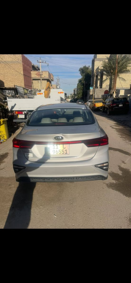 سيراتو 21 مكفوله بيها هاي الطخات واضحه بل صور بدون صبغ بدون فتح جاهزة مابيها اي نقص رقم بغداد بسمي مكينه 1600 ماشيه 96 ألف السعر 130& ***********
