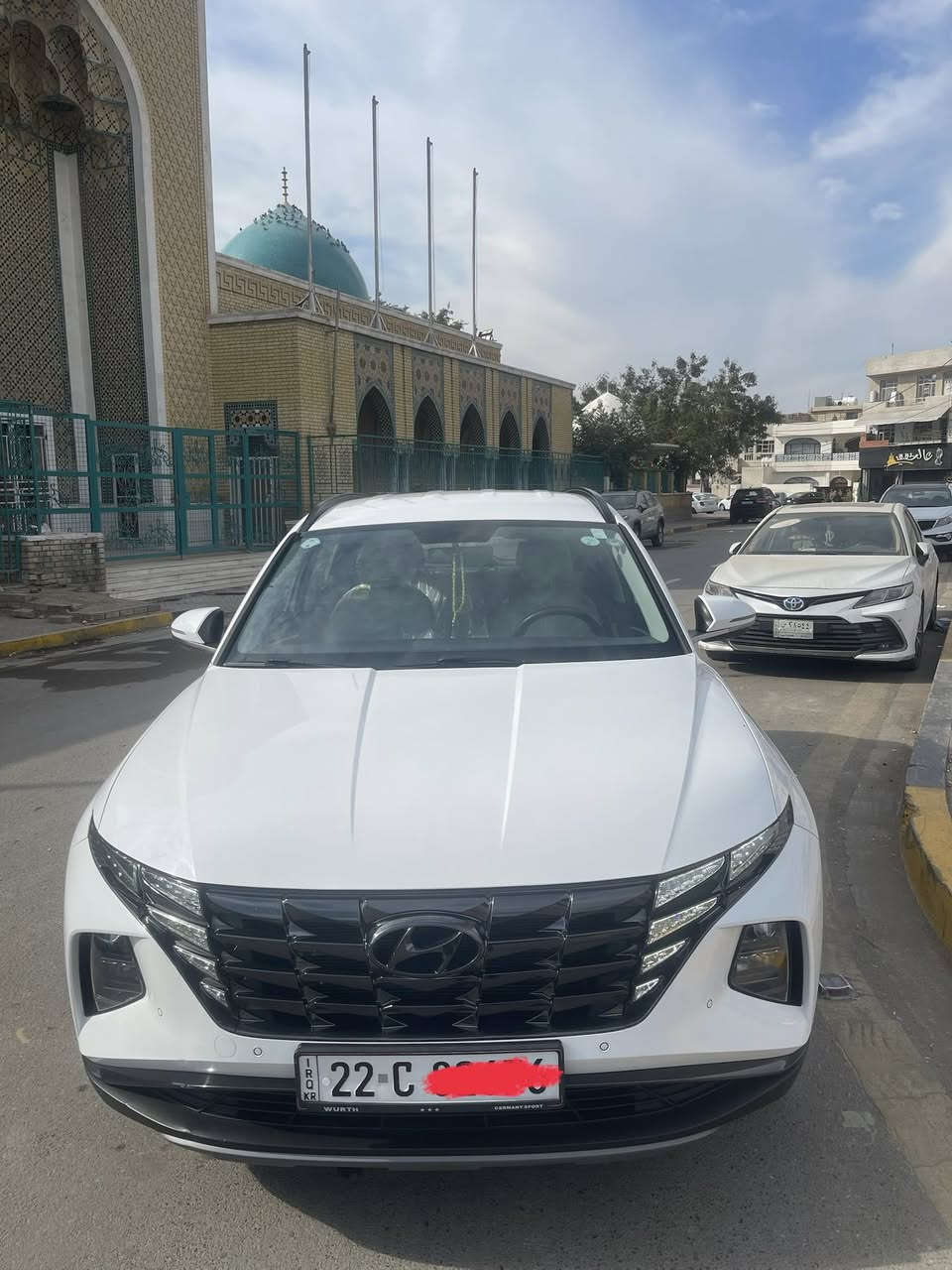 السلام عليكم
توسان موديل 23
مكفوله من الصبغ سياره جديده سبير منازل بعدها بوضع الشركه حتى زيت المحرك بوضع الشركه
السياره فول  من عدا البانوراما 
كوشونات 2 كهربا مري كهرباء 
ابواب بصمه مكينه 2000 دوش
هندبريك بصمه 
للتواص ***********
