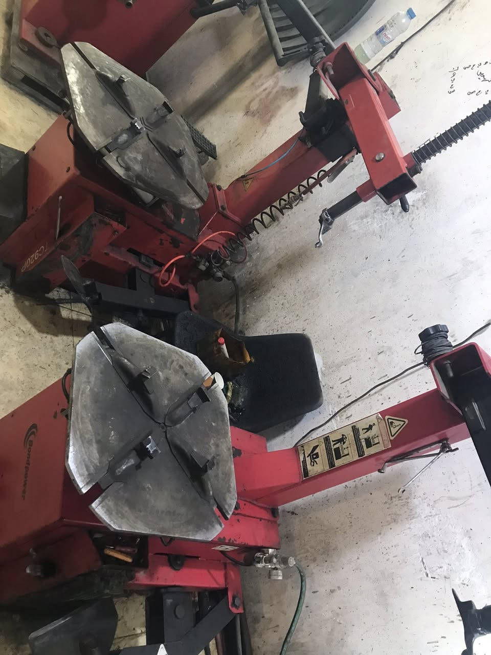 السلام عليكم عندي خالعات 2للبيع عنوان بصرة الجمهورية  ***********
