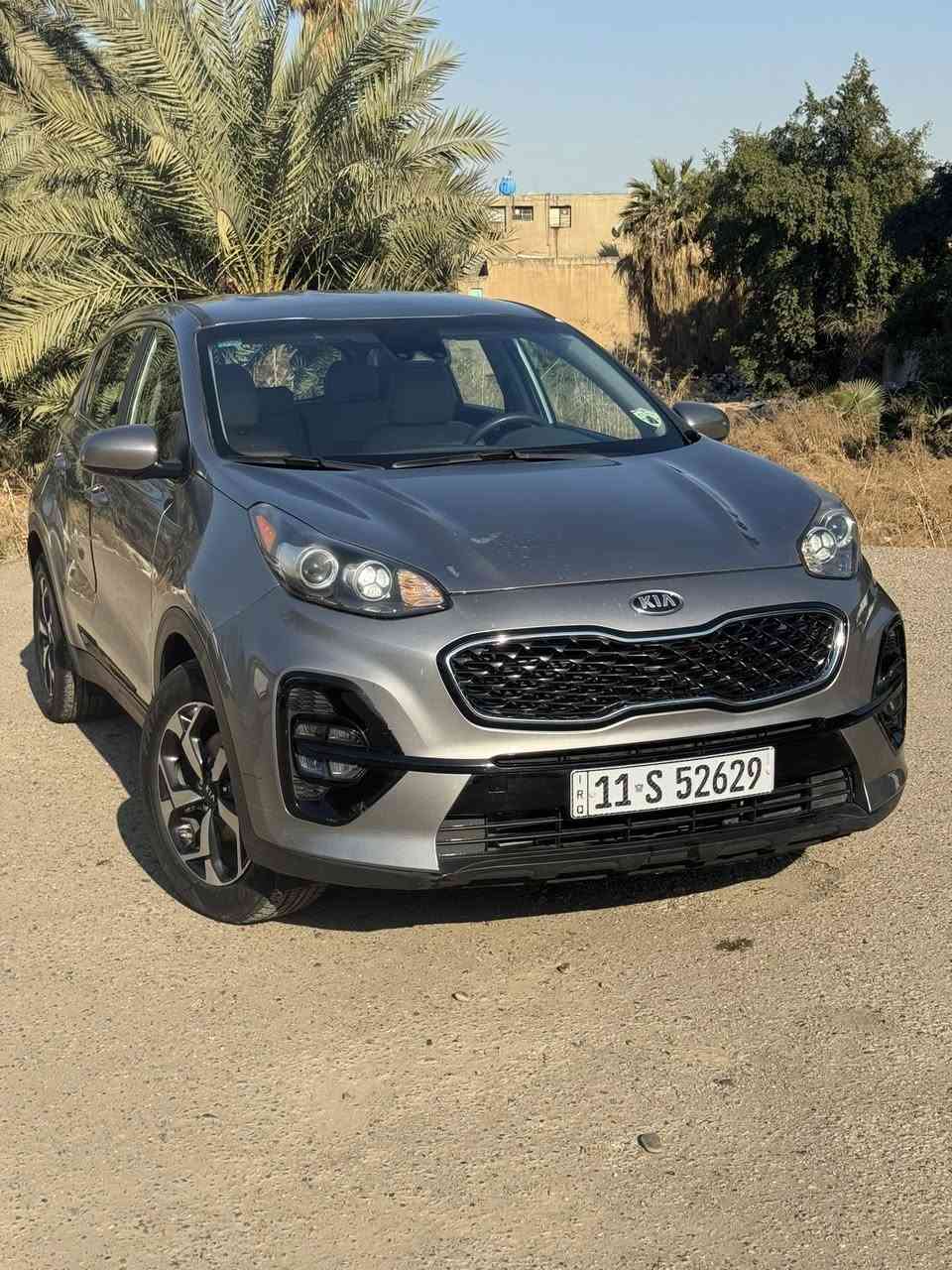 السلام عليكم 
كيا سبورتج وارد امريكي مديل 21 
حادثها ضرر ربع القماره اثر سقود عامود مصبوغه القماره 
بدون كص فقط تعديل وصبغ 
ماشيه 110 الف كيلو متر 
الباقي كفالة كير و مكينة gdi 
السعر 160 ورقة
مكانها بغداد الكرادة  
رقم بغداد بأسمي 
***********
