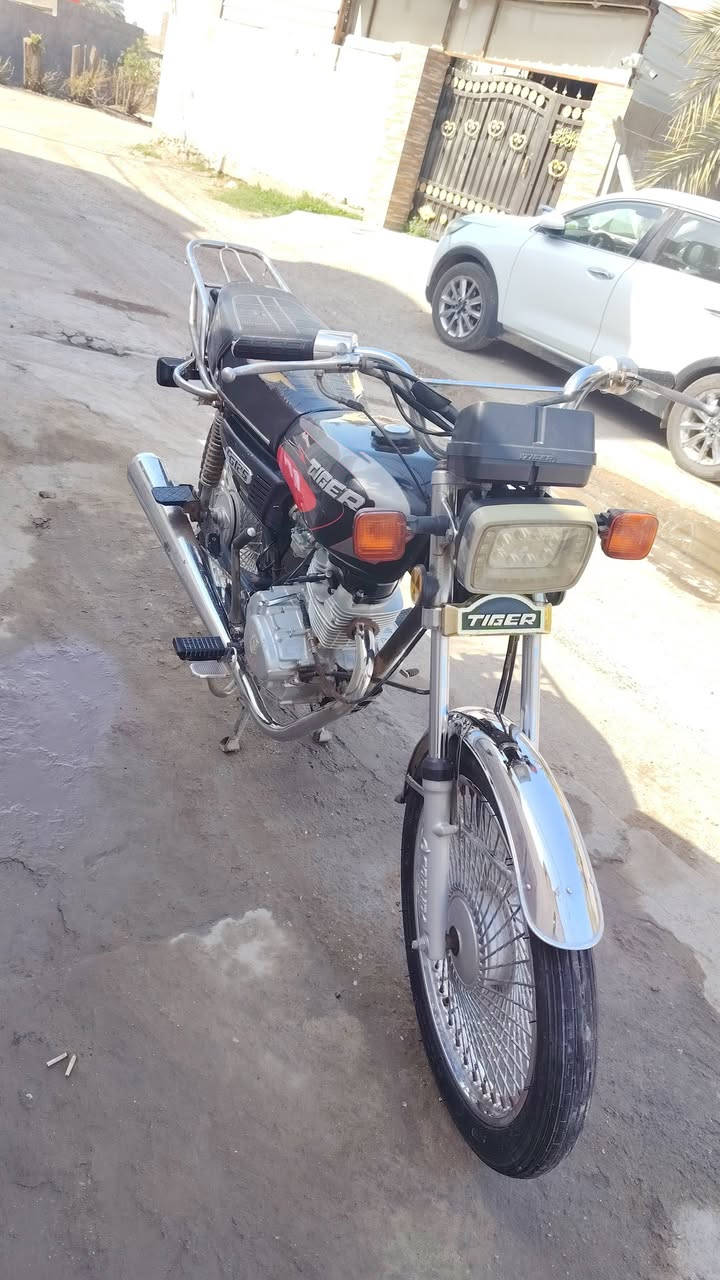 سلام عليكم تايكر 21 اوراق اصولي كارتون بلاديه الدراجه بس بيه خيط تبخير شرط نكره معدل 120 علاه البلاد ما ملعوب بيه مكان حله معميره  *********** السهر 500 وبيه شويه مجال
