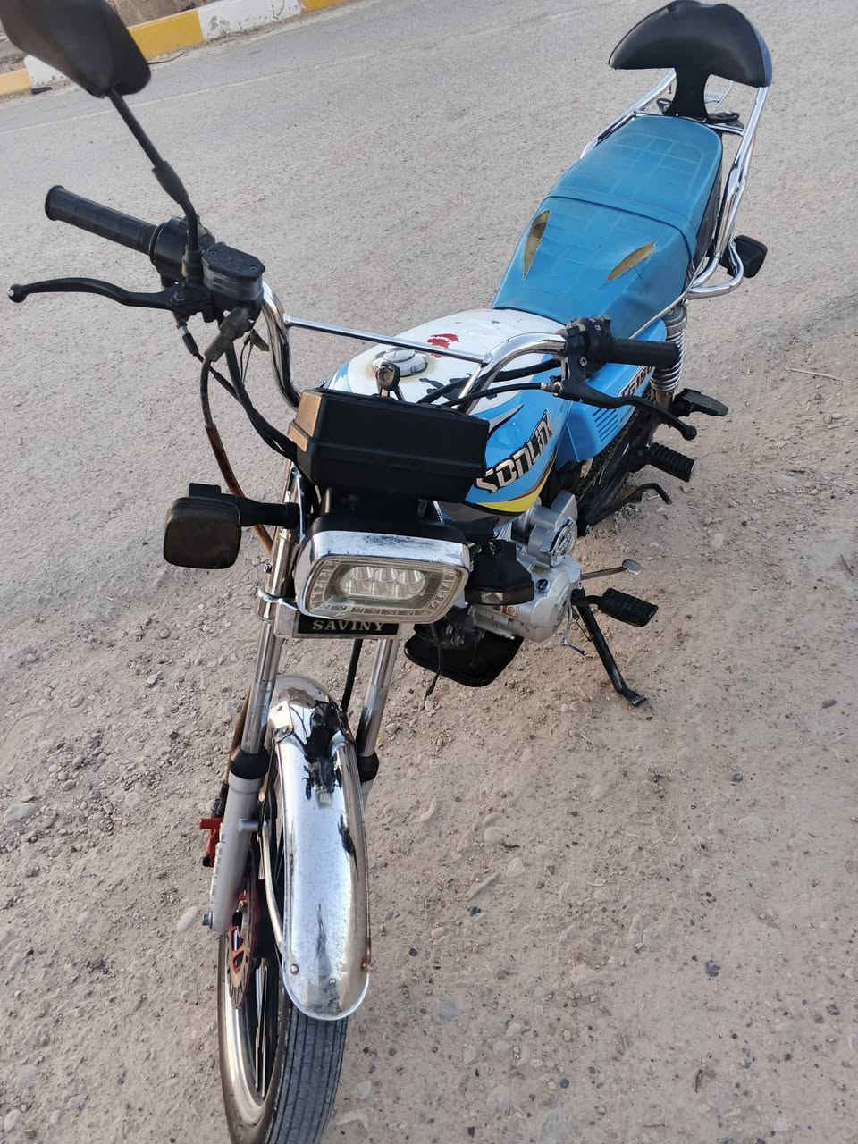 سلام عليكم
من رخصت الادمن 
سولنك 22 كامل مكمل 
بس بي الدبل الخلفي شويه مطعوج 
الموطور نشاط ونعومه وكربائيات شغاله 
وصل 450 واريد ب 500 
***********

