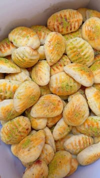 لحم بعجين • فطائر وبيتزا • توصيل عزيزية