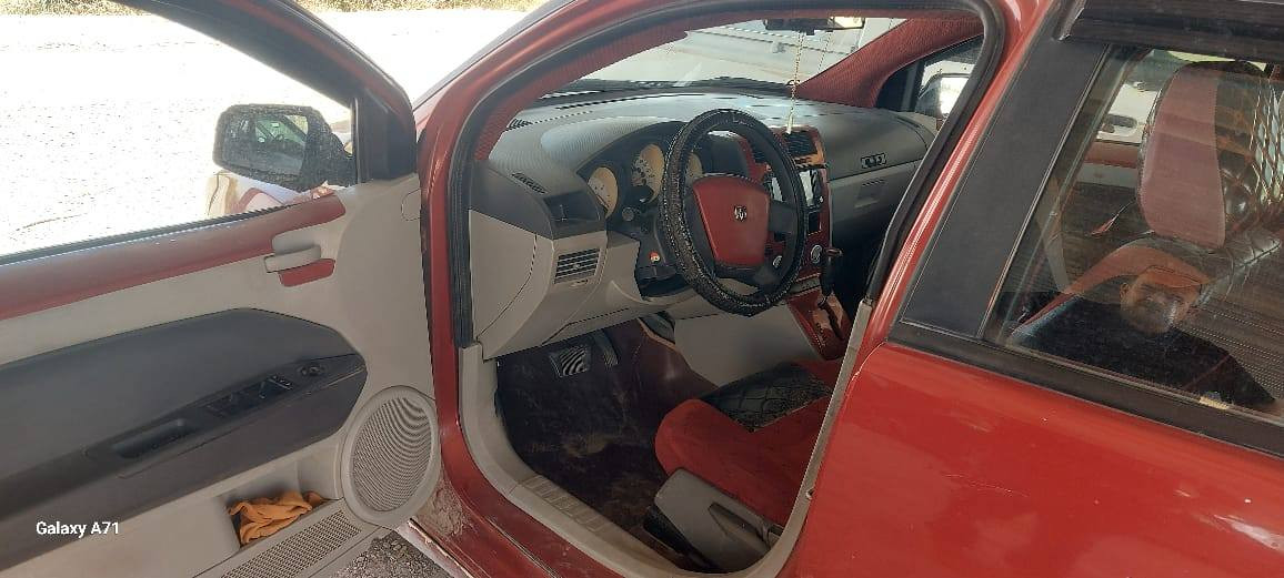 السلام عليكم ورحمة الله وبركاته
دوج كاليبر موديل 2007 محرك 2000 مصبوغة حزام 
صدر نص عمر السيارة بالمطر صار مرات الكير ميبدل أول ماتشتغل لازم اودي على N ونوب D تمشي طبيعي هاي الحالة مرات تصير و بس اول مااشغل وراها طبيعي تمشي 
الكهربائي كال قاعدة مال فيوزات تتبدل ترجع طبيعي 
باسمي تحويل مباشر مشروع وطني تبريد شغال 
عارضها 45 لان بيها نواقص المذكورة الشراي يراسل وبالخدمة 
***********
