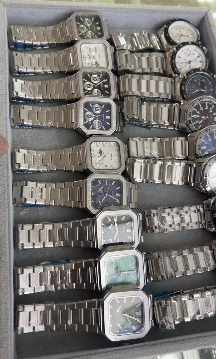 Stylish and trendy men's watches, in stock, welcome to inquire.


**إذا كنت صاحب هذا الإعلان وتريد حذفه لأي سبب، رجاءا أرسل رسالة إلى الدعم الفني**
