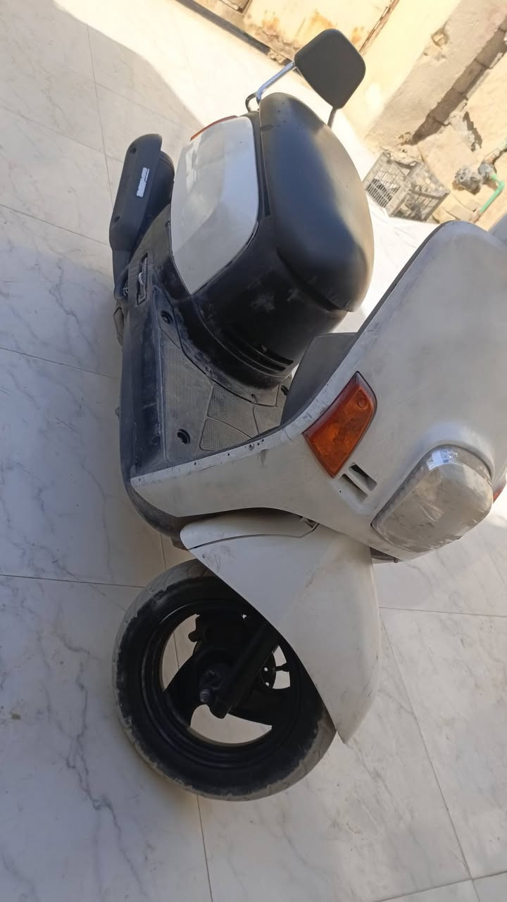 ماكس بوليسي مكينه وكهربايات
بل كارتون يعني دراجه جديد كلش
مكان الدراجه بل شطره وهاده /***********
