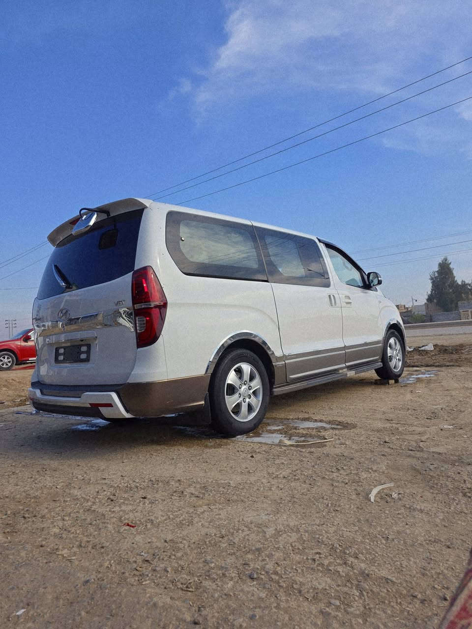 سلام عليكم ستاركس موديل 2017دبلو اصل بيه جاملغ جهت سايق وبيه بارد بارد بل بنيد حداديه تخم تاير دوشمه كله جديد سياره فوك وجوه دبلو بك لايت ٢٠   رقم بصره بسمي  مكاني ديوانيه الحمزه الشرقي ستفسار ***********
