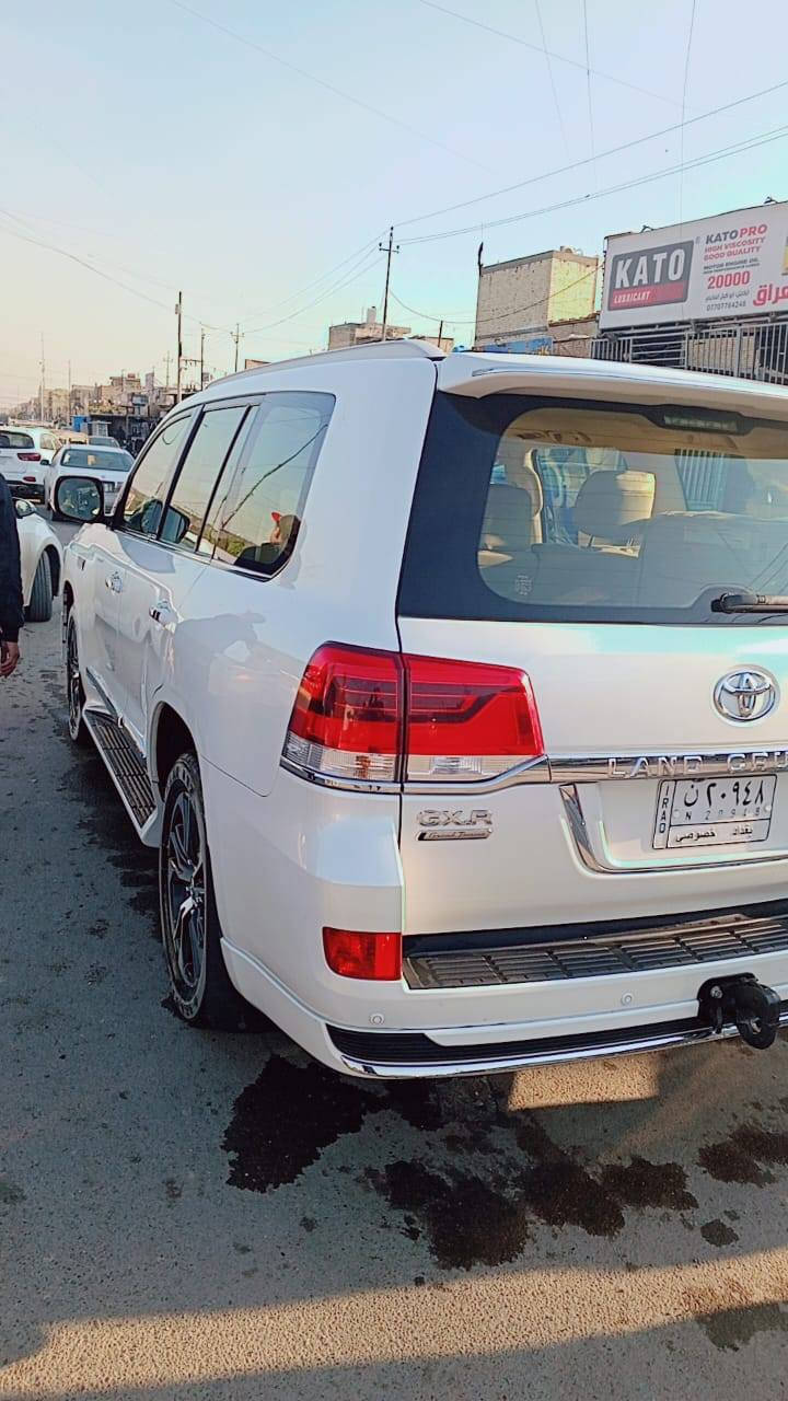 بسم الله الرحمن الرحيم
للبيع لاندكروزر موديل 20 كراند تورنك فول 
ماشيه 92 الف وقابل للزيادة
السعر 535 الف وبيها مجال 
مكان السياره بغداد/ الشعب 
‏‪رقم صاحب السياره ‏‪***********‬‏
انا مكلف بالنشر
