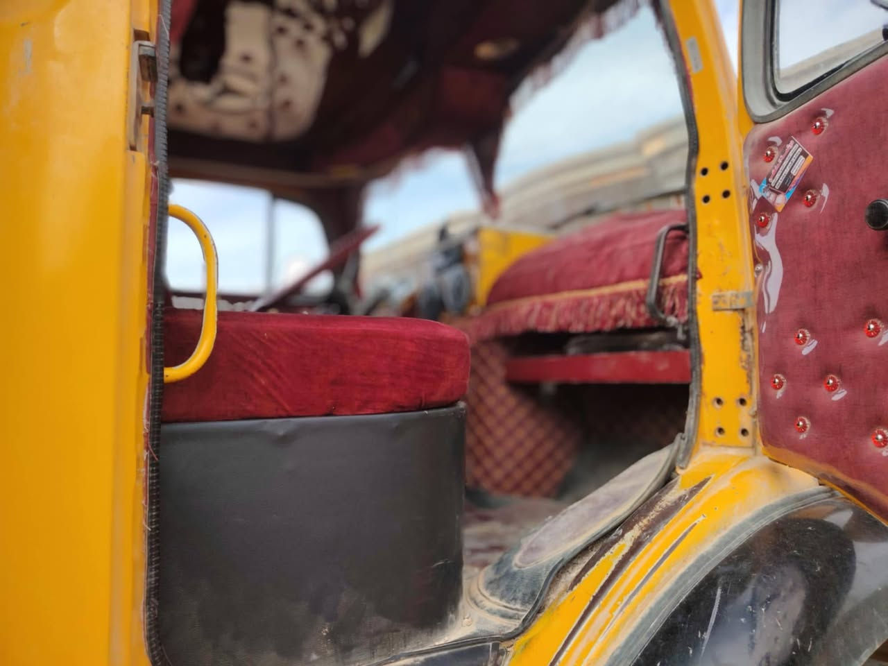 سلام عليكم اقجمه تك طويله موديل 82 قماره بلاديه مايلر ومطول محرك كير اكسل كفاله رقم نكليزي علا استلام لوحات لا ستفسار ع رقم‏‪***********‬‏
