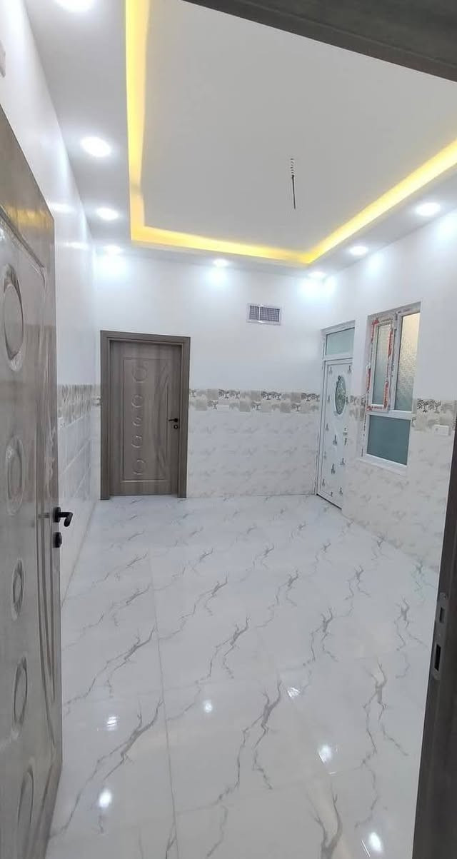 #عروض_عزيز_للعقار
دار للبيع 

يارمجه الشرقيه الثانية 

المساحة 110 م واجهة 5 عمق 22 م

ط1)) غرفة نوم واستقبال وصاله ومطبخ وصحيات 

ط2)) غرفتين نوم وصحيات 

بناء حديث وتسليم الدار فوري 

سند طابو الزهور تحويل مباشر 

خدمات كامله ماء كهرباء تبليط 

السعر 110 مليون 

للاستفسار أكثر اتصل على الأرقام او 

 مراجعة مكتب الدار الكائن في بناء الجاهز مقابل الكمرك 

***********

***********

***********
