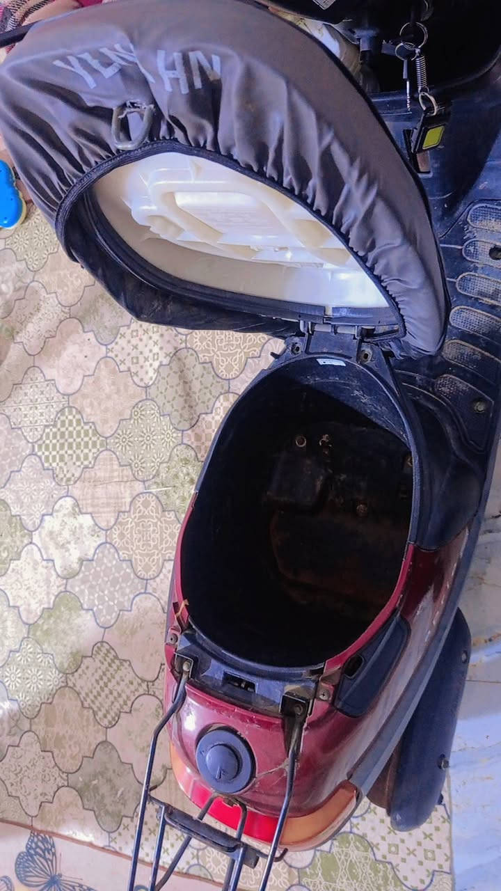 سلام عليكم بتره البيع ما مفتوحه
الناصريه حي شهداء قرب الطاقه شارع
 الخدمي مال تجاوز  سعر 300 و بيه مجال
هاتف ***********
