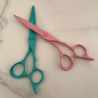 اكسسوارات حلاقة • مقصات وشفرات • طقم مانيكير