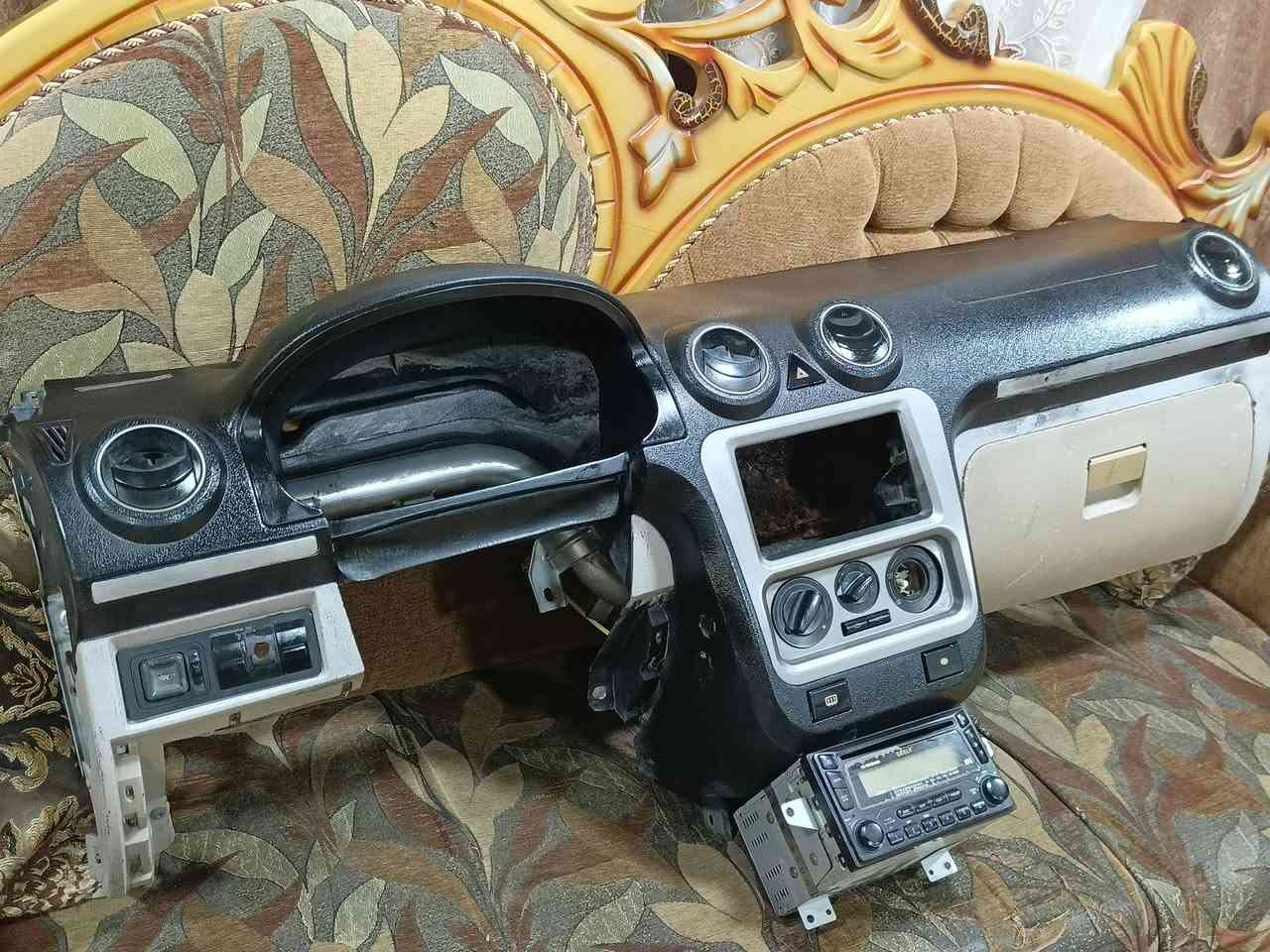 يالله سلام عليكم دشبول ck للبيع نضيف او هاي الصور كدامكم نضيف مكاني ديالئ الغالبيه باقي تفاصيل خاص او اتصل عل رقمم عيني ‏‪***********‬‏
