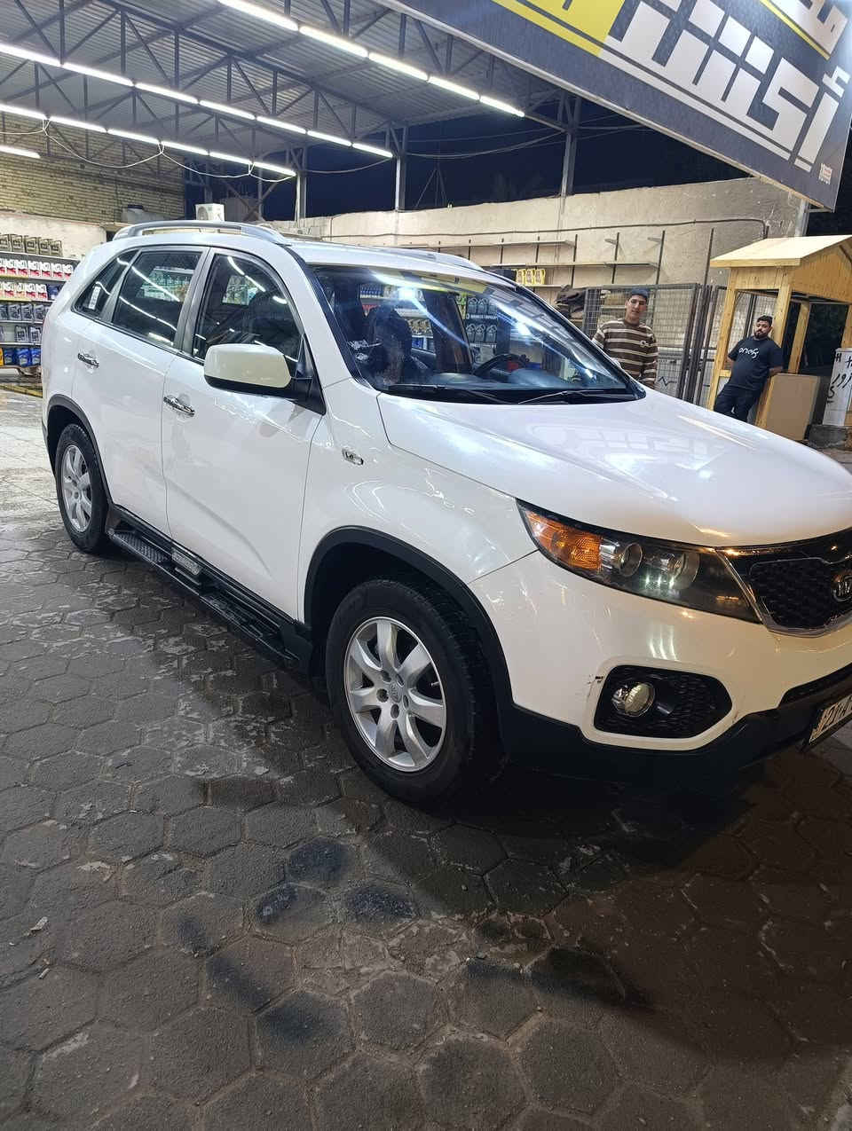 اسلام عليكم
سورنتو 2011 سياره مكفوله مكينه كير حداديه مكفولات
تخم تاير سياره جاهزه سعره 145 وبيه مجال بسيط 
للستفسار *********** مكاني نجف
