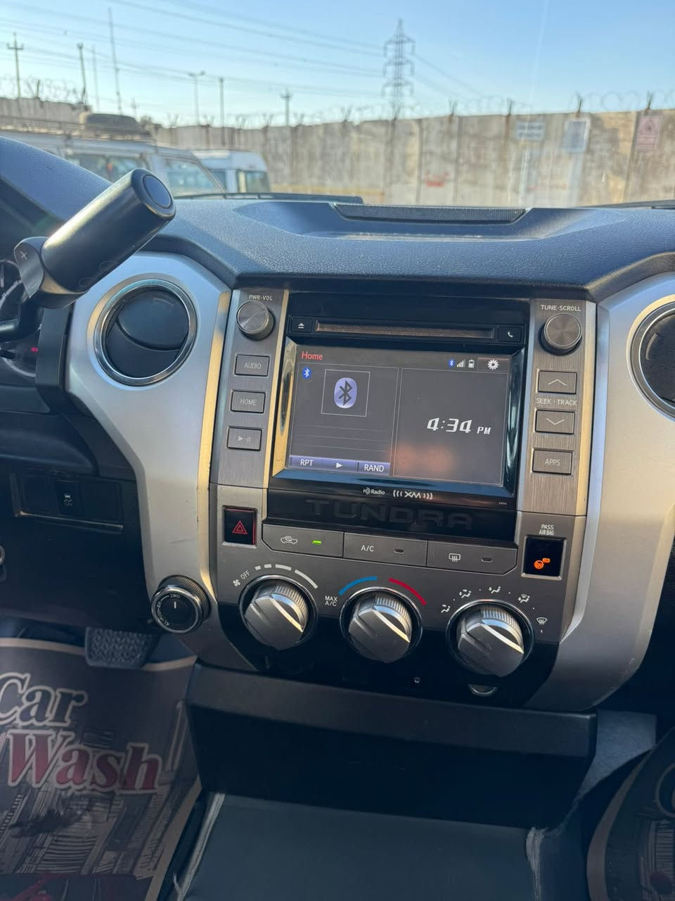 تيوتا تاندرا 2016
فور ويل 8 سلندر 4600
تخم تاير جديد 
بدون بجم بدون شاصي بدون لغود
السيارة جديدة
صور الحادث موجودة 
بغداد تحويل ثاني يوم 170 وبيها مجال مستحيل اكو تاندرا بهذا السعر محتاج فلوس وجاي ابيع السيارة مال عمل وعائلة ممتازة بنزين عادي لا دوانز بيها وتتحور غاز عادي
بغداد الزعفرانية ***********
