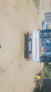 كيا  للبيع مكفوله من الشركه  موديل   98 نضيفه مابيه  اي ضرر مشروع وطني...