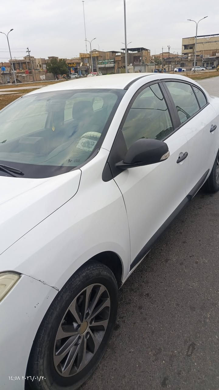 رينو فلونس ٢٠١٣ مكينه وكير  مكفولات سياره جاهزة من كلشي شاشه وحساسات و كامره وتحكم استيرن تبريد نظيفه كشر ودواخل مشروع وطني وهزه جديده قبل ١٠ ايام سنويه لغايه ٢٠٣١ السعر ٦٦ للتواصل ***********
