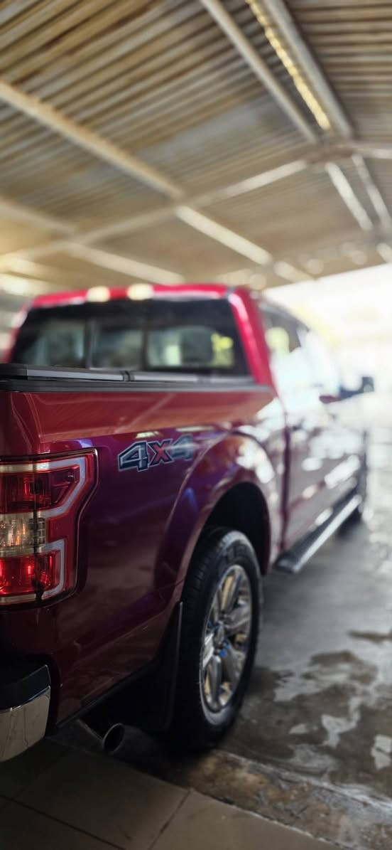 صور الحادث مرفقه 
محرك 6 توربو  مواصفات  فوال عده فتحه 
تخم تاير جديده او جاهزه السياره او سعرها مناسب جدآ 
مكاني البصره معرض الرافدين  امروس او بيع *********** البصرة, العراق
