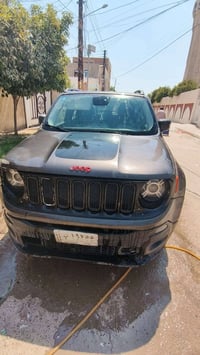 جيب رينكد ٢٠١٦ ترايل هوك فول مواصفات 4×4 بغداد السعر 9500$ 07733338663