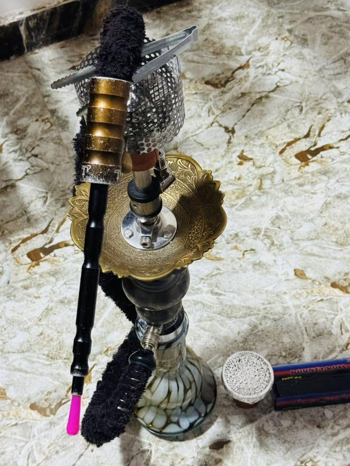 السلام عليكم اركيله طه نحاس ثقيل جدا ادخن بيها نعناع مع هيتر اصلي 29 فناجين وشيجه ومكاش وسلفون كامله محتاج وارد ابيعها ب50 الف نفس الا يخبل ومحتاج إحجيلكم عنها يترحملي لياخذها البريدها يكتب تم وانا
ادخل اراسله لو يراسل واتساب ع رقمي ***********
مكاني سوق الشيوخ
