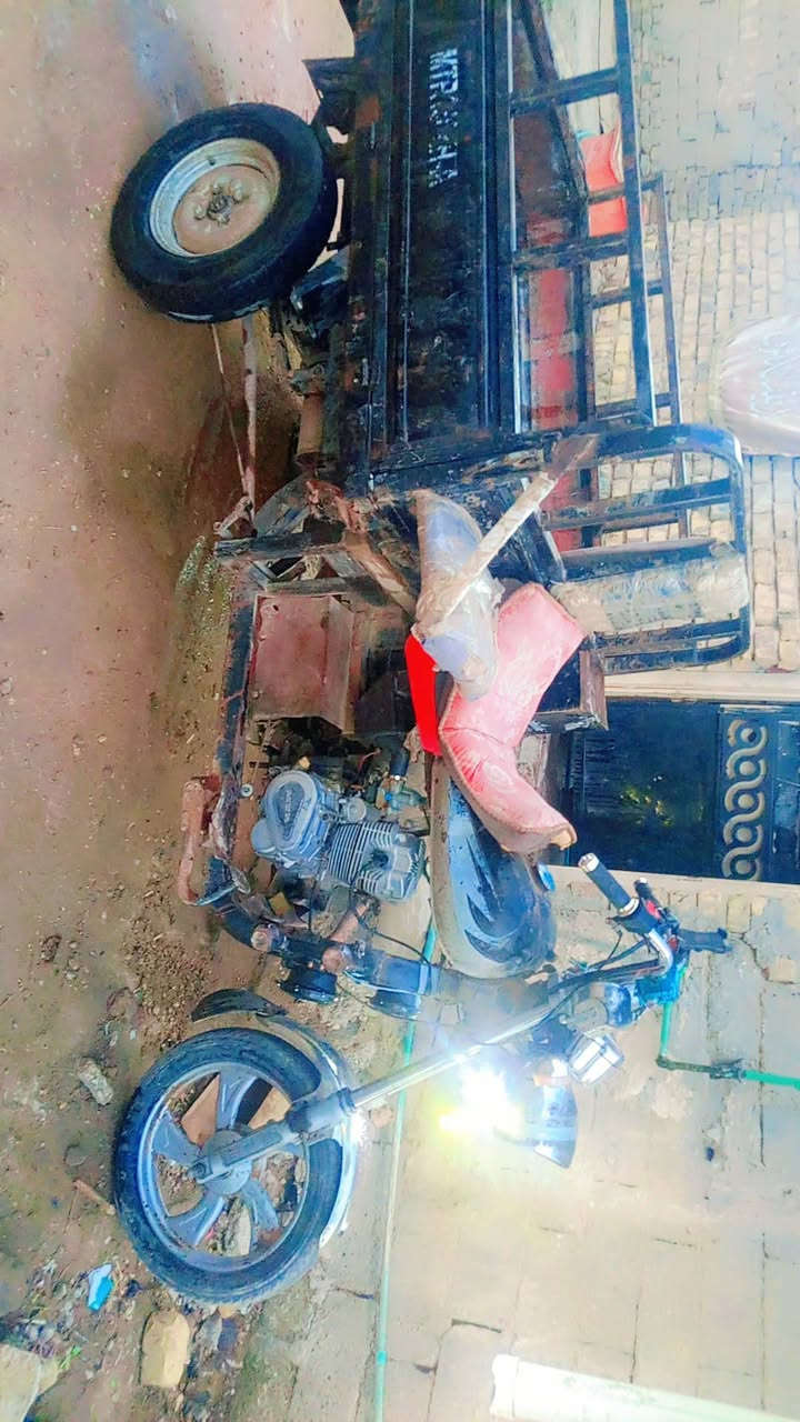 السلام عليكم خوان ستوته لبيع كلك كلك كلك كامله كهربايات شغاله شاصي مكفول سعر 850وبيه مجال حك جيه عنواني دوانيه قظا شافعيه ***********متواجد فيس واتساب
