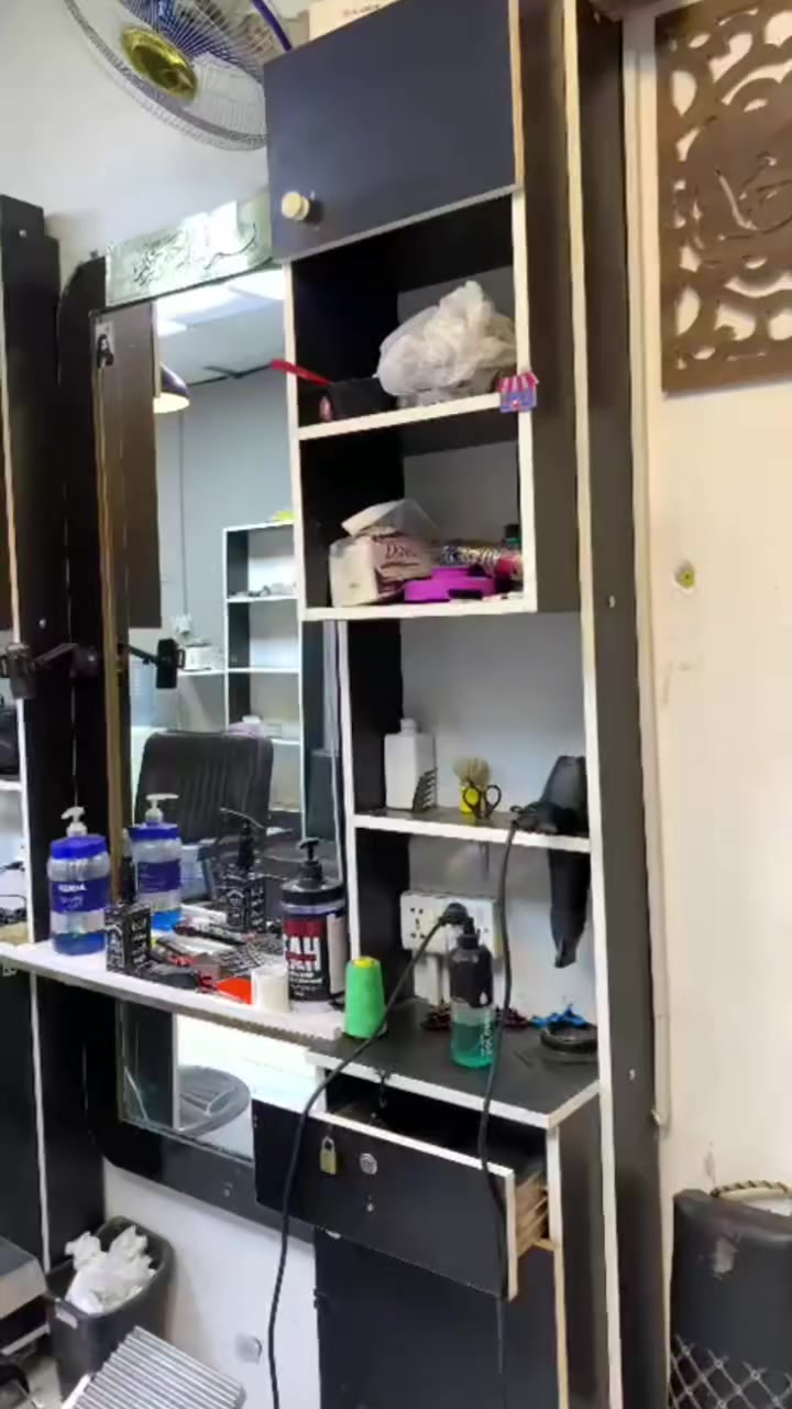 ميوزه عداد 5وفاترينه عداد 6للبيع  السعر خاص
العنوان بغداد بسمايه لاستفسار لاتصال ***********
