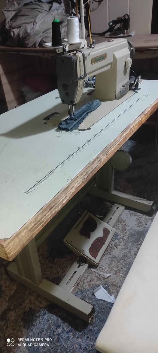 مەکینەی خەیاتی مارکەی یاماتا مانتۆری کاتم نیە واتە بەدەنگە بێ کێشەیە دورمانی زۆر جوانە پێنج دا بەردەستە دانە دانە نرخ 150000  هەمووی پێکەوە  نرخی جیاوازە
ماكينة خياطة ياماتا، ماتور کبیر، بدون مشاكل، خياطة رائعة، خمس ماكينات من نفس النوع متوفرة، سعر الوحدة 150,000، وتختلف الأسعار عند شراء جميع الماكينات معًا.
***********
*********** أربيل, العراق
