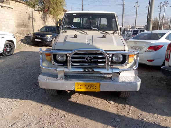 میگزەمینی 3f علوجە 5گێڕە بیلاد پاوەر نیە مەکینەو گێڕو ئەکسل و دەبڵ ئەکسلی و شەنسی  بەشەرت سەیارەکە لێدراو وەرگەڕاو نیە سەقف و شانی وەک شوشە وایە سعری 32گەڵاو کەمێک مجال 
شوێن سیدسادق
*********** حلبجة
