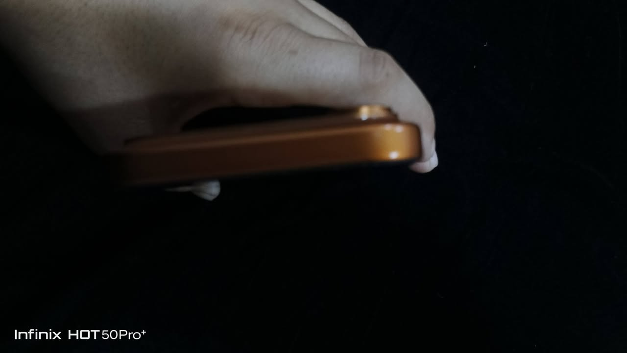 يوجد ايفون 17برو ماكس 
باب 2 
الجهاز 
حيل نظيف أحله مل  الصوره 
السعر 150الف 
للاستفسار الاتصال على الرقم 
***********
