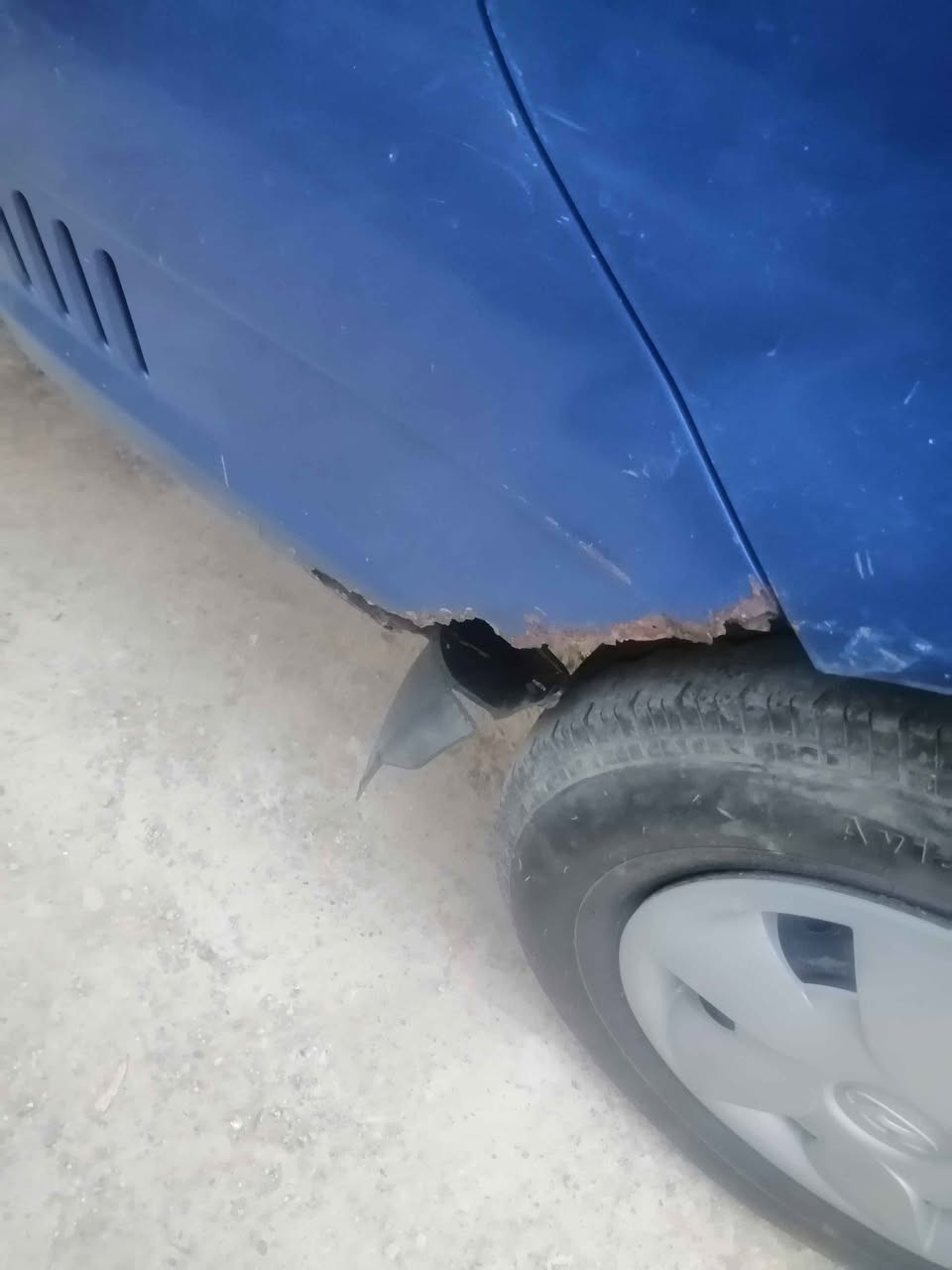 هونداي بورتر 2007
محرك لاصرف ولاتبخير.
تدفئة. تبريد شغالة
كير اكسل. شاصي مكفول.
تحويل مباشر.
بيه خياسات بالهلال مال الباب موضح بالصور Singapore


**إذا كنت صاحب هذا الإعلان وتريد حذفه لأي سبب، رجاءا أرسل رسالة إلى الدعم الفني**