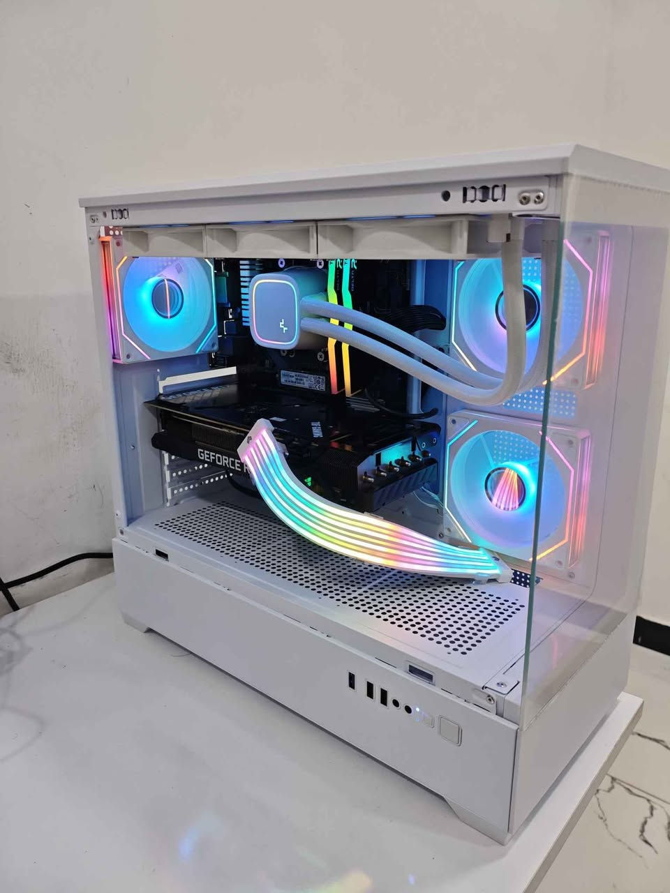 السلام عليكم شباب تجميعة العاب للبيع 
r5 5600 
ASRock b450 pro
3070ti asus tuf 3 fan
m.2 nvme Samsung 256gb
ssd 256 gb
ram Tforce 8x2 (16gb) 3600mhz
cooler deepcool le720 
psu 750w segotep 
case lovingcool 360 
السعر مليون و150 
مكاني بغداد 
*********** بغداد, العراق
