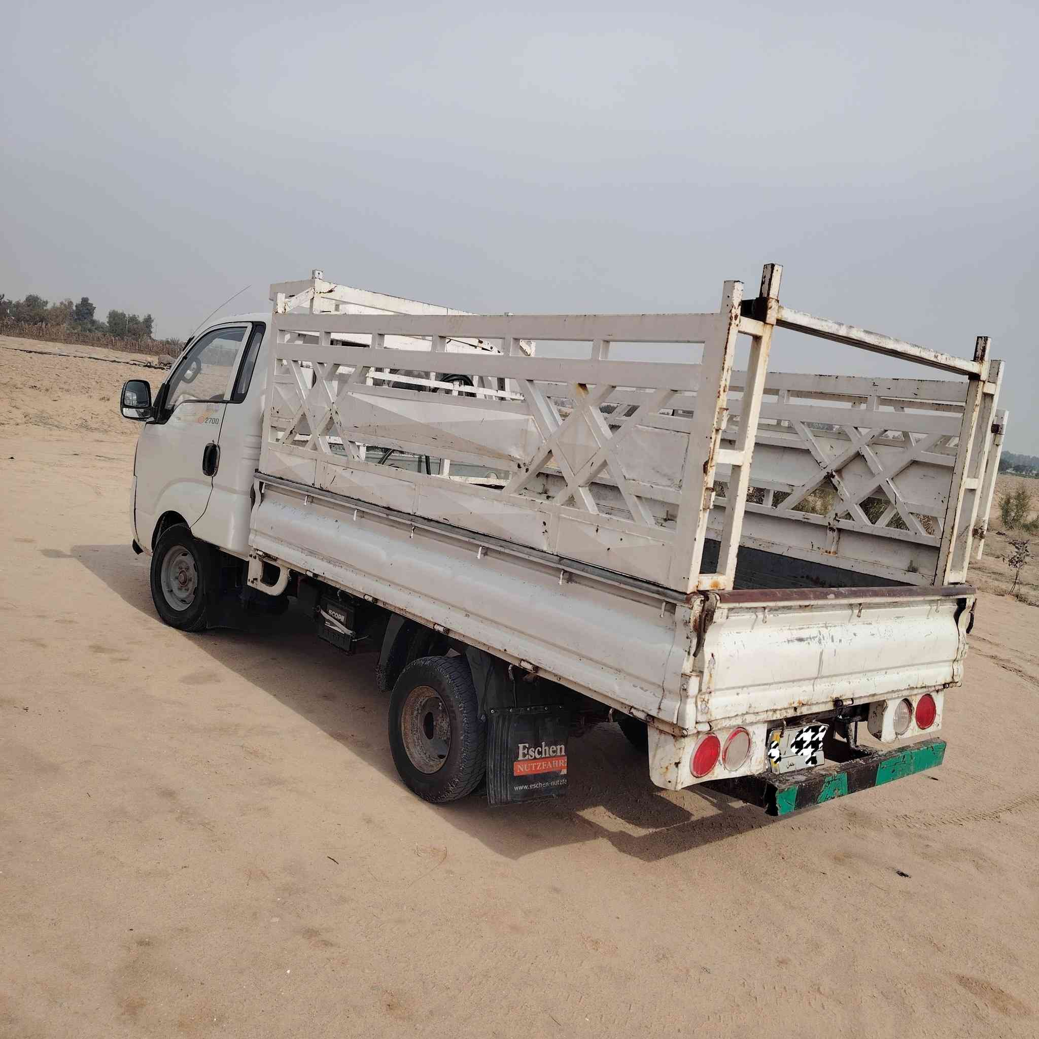 السلام عليكم 2007 للبيع كفاله عامه مشروع وطني حداديه طقم تايرات مكانه عمود  270 ***********
