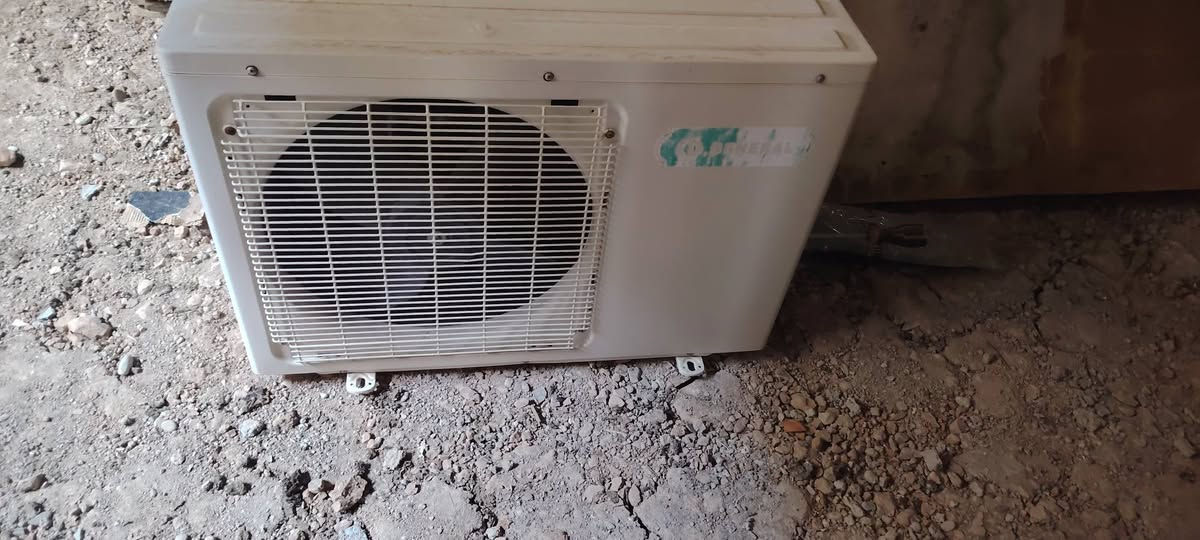 سبلت طن ونص للبيع
شرت شغال تبريد وتفيه
سعر ١٧٥ الف
***********
***********
