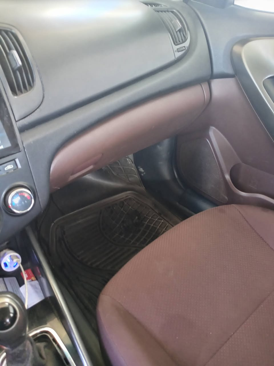 سيراتو ٢٠١١ رقم أربيل فول مواصفات بيه صبغ باب السايق السعر ٩٦ وهذا رقمي *********** مكاني بغداد
