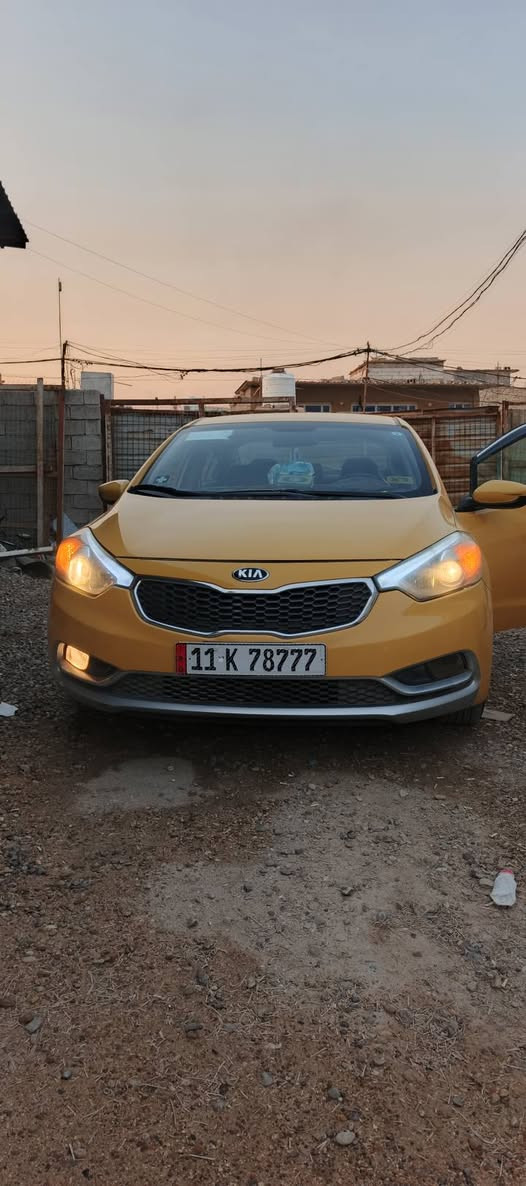 سلام عليكم كية فورتي موديل 15
سيارة وارد امريكي الحادث بس بلحافة مال الجاملق وحافد البنيد مكان السيارة بغداد المشتل شارع المدارس قرب التجارة السعر 110 مكلف بنأشر رقم الهاتف ***********
