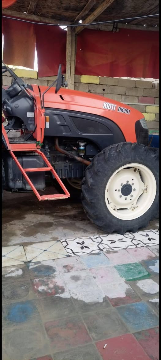 سلام عليكم مكينه البيع الحجم 91 معه فدان حجم عشره اربعه سجج *********** ميسان العزير
