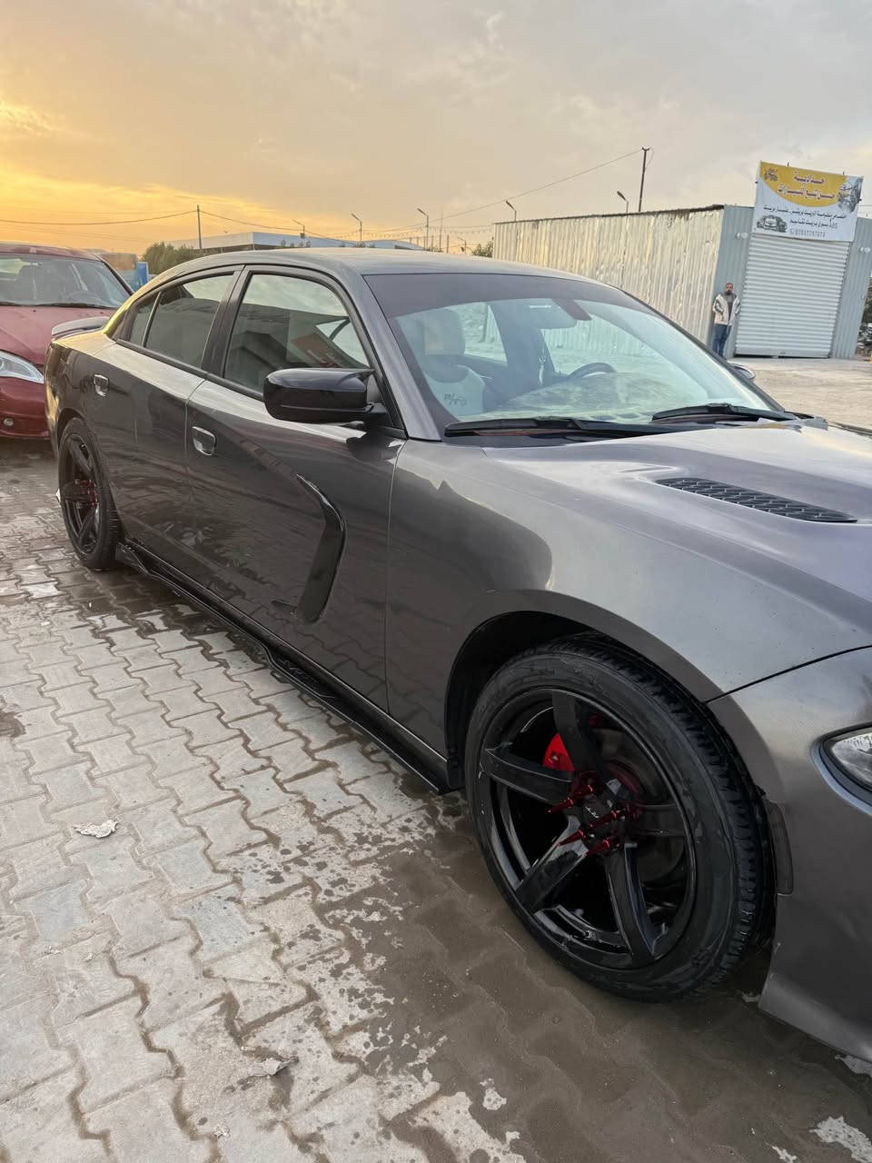 دوج جارجر موديل 18 اصل السياره بسمي رقم بغداد تحويل ثاني يوم محرك 3600 تخم تاير ويل 20نجمه خسفه قويه شفتات ستيرن كامره حساس خلفي بصمه تشغيل عن بعد لايت زنون اصلي مع لد متغير الالوان عن طريق الموبايل السياره محدثه بلكامل SRTالبنيد اني محدثه والاصلي موجود عندي السياره بعد بيه مواصفات تجي وتشوف بعينك السياره مال جناي الله شاهد سبب البيع ضروف ماديه السياره جاهزه من كلشي وترايك لدهوك مكاني نجف للاستفسار الاتصال على الرقم او واتساب ***********السعر 177 وبي مجال للشراي واني اسف على الاطاله النجف, العراق
