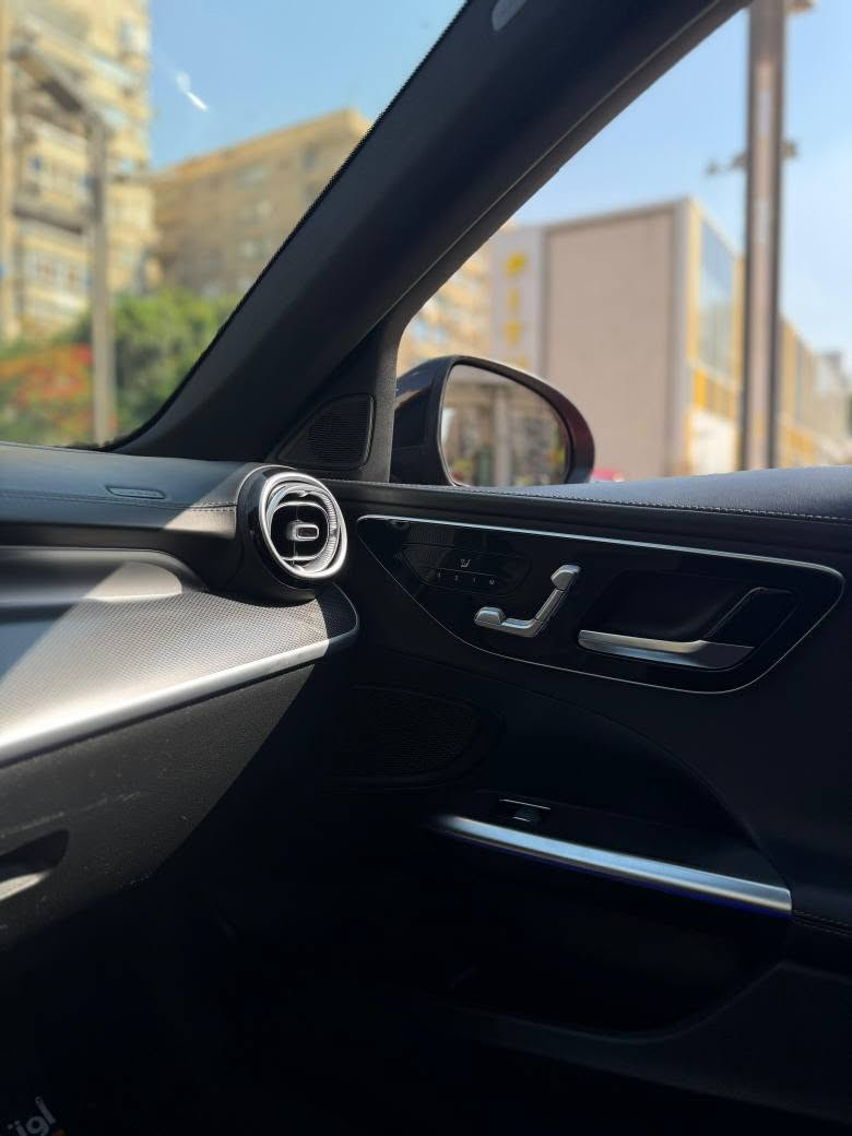 Mercedes C200
Model 2023
AMG NIGHT PACKAGE 
Fully loaded 
Protection from protect me
80000 km
GAS maintenance 
استيراد
Brand new tires
سنطة كهرباء
📞 01281311599 القاهرة, مصر


**إذا كنت صاحب هذا الإعلان وتريد حذفه لأي سبب، رجاءا أرسل رسالة إلى الدعم الفني**