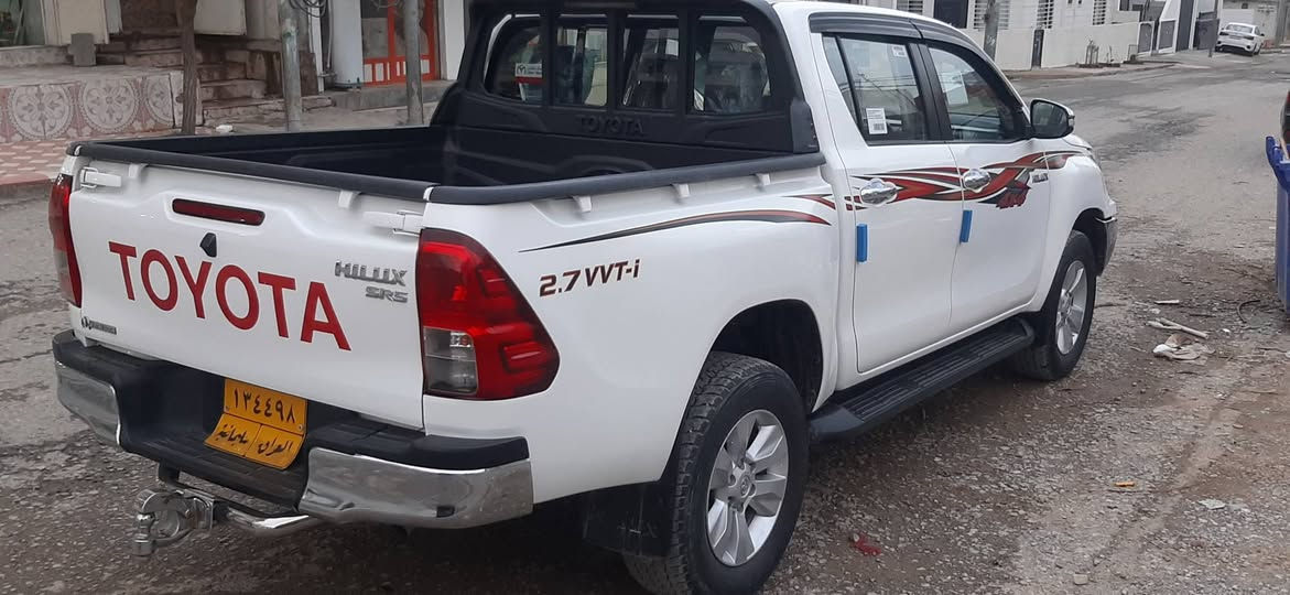 بسم الله الرحمن الرحيم 
تويوتا هايلوكس كير اوتوماتيك موديل ٢٠١٦ زيرو شركة جيهان دبل اكسل فورويل دفع رباعي فول فول مواصفات سيارة دعامي امامي حتى دعامي خلفي كلين مكفول كفالة عامة سيارة بلباكيت بدون صبغ بدون معقوج شخط رصعات حالوب بشرت ماشاء الله جديد جديد حتى قطعة مامفتوح سيارة جاهز بدون مصرف الف شخص سيارة بمحافظة نضافة اربع تايرات جديد جديد سنوية جديد لحد ٢٠٢٧ تحويل غرامه مباشر نفص اليوم بأسمي صديقي سيارة حيل حلوة بدون اي شي سيارة فقط ١١٨ الف ماشي حقيقي كير محرك برغي مامفتوح صوت بخار صرف دخان بشرت فحص كهربائي كل اشتغل صدر امامي وخلفي جديد حدادية تبريد قطعتين ثلج سيارة ثنين بصمة شركة موجود سبير مانزل ماشاء الله تبارك الله صونر موجود بس بيها ملاحظات بسيط بارد صغير تصليح حتى شخط بشرت 
مواصفات سيارة 
كير اوتوماتيك داخل لونين احمر اسود بصمة ثنين بصمة شركة موجود داخل سيارة ساج تحكمات ستيرن تلفون خزن صوت كلوب شمسي حاسة لايتات عدسات بلوتوز تحديد سرعة بلاجکتۆر هوك البيلادي شاشة ايباد كبير البيلادي كاميرا خلفي حاسة خلفي فورميكا تبريد قطعتين شاشة اليكتروني دفع رباعي فورويل مرغوب بابين دبل مكبرات دكمة ثلج تراكشن اربع جامات كهربائي مراي خارج كهرباء مراي اشارة دكمة قفل اربع جامات دكمة قفل اربع باب بال صندوق اربع ويل كروم البيلادي سبير جديد اربع باب دسك نيكل دعامي امامي ستيل منظومة اربع شمسي ضد مطر منظومة سيارة مواصفات فول فول 
سيارة جاهز صونر موجود تفاصيل مكتب 

*********** 
رجاءا بس بيع بدون مراوس بدون اقصاد بس بيع 
عنوان سيارة سليمانية داخل سليمانية مقابل مطار سليمانية منطقة رابرين بداية سليمانية
