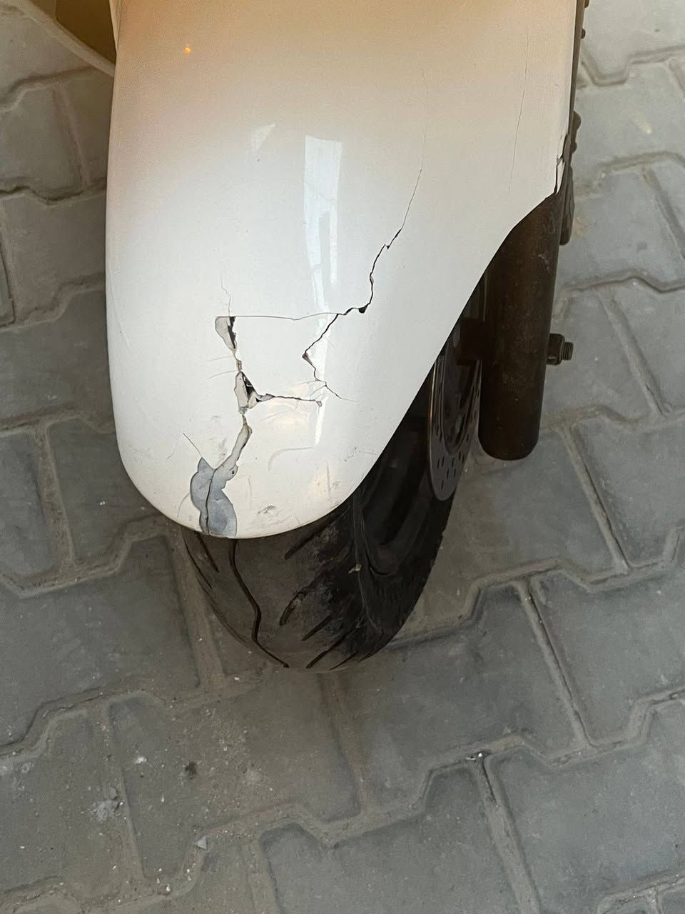 فورزا 08
6 كير 
3 تحويلات 
دراجه بلاديه مابيها اي نقص مثل مموضح بالصوره 
السعر مليون وميه 
***********
مكان الدراجه اعظميه
