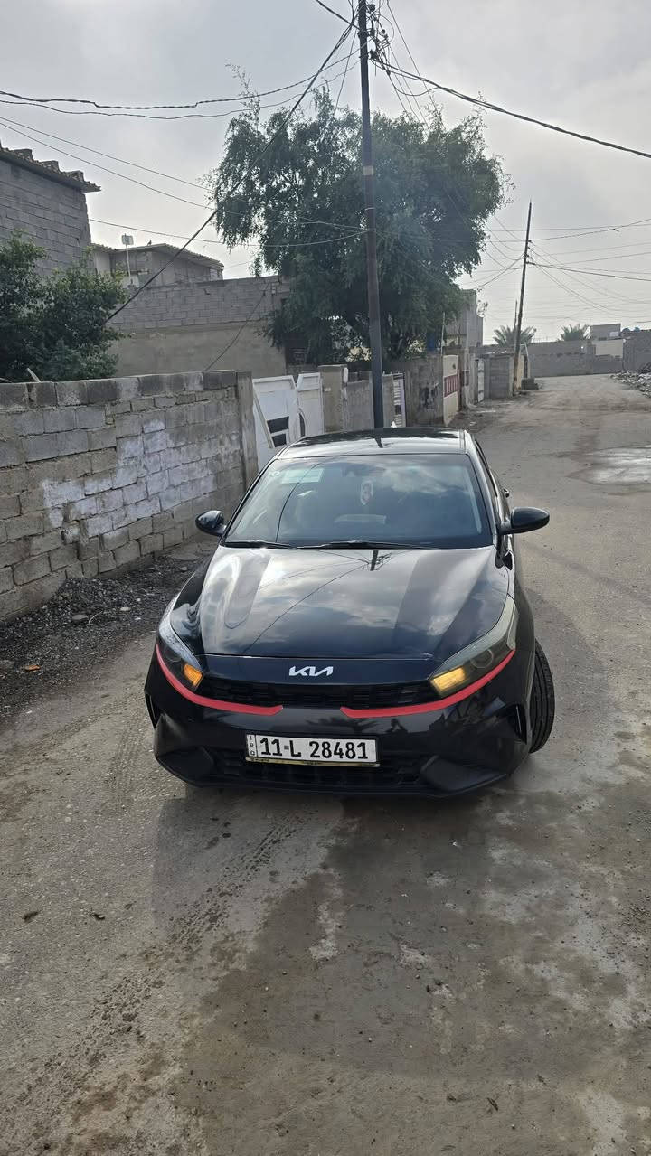 سلام عليكم سيارة فورتي موديل2023
سيارة جاهزة على كلشي و ما بيهة اي نواقص 
و حادثهة موجود بل صور 
مكينة دوش 2000
ماشية 54
العنوان بغداد البياع شرطة الخامسة 
سعر 155و بيه مجال 
رقم الهاتف ***********
