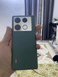 نوت 40 برو للبيع شاشة مثل مموضح بلصوره  07802275009